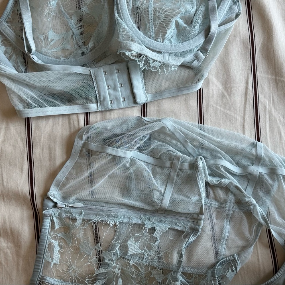 Lace intimate set - Picture 4 of 4